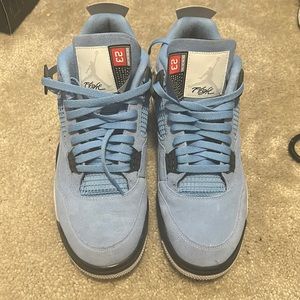 Jordan 4 Retro University Blue (2021)